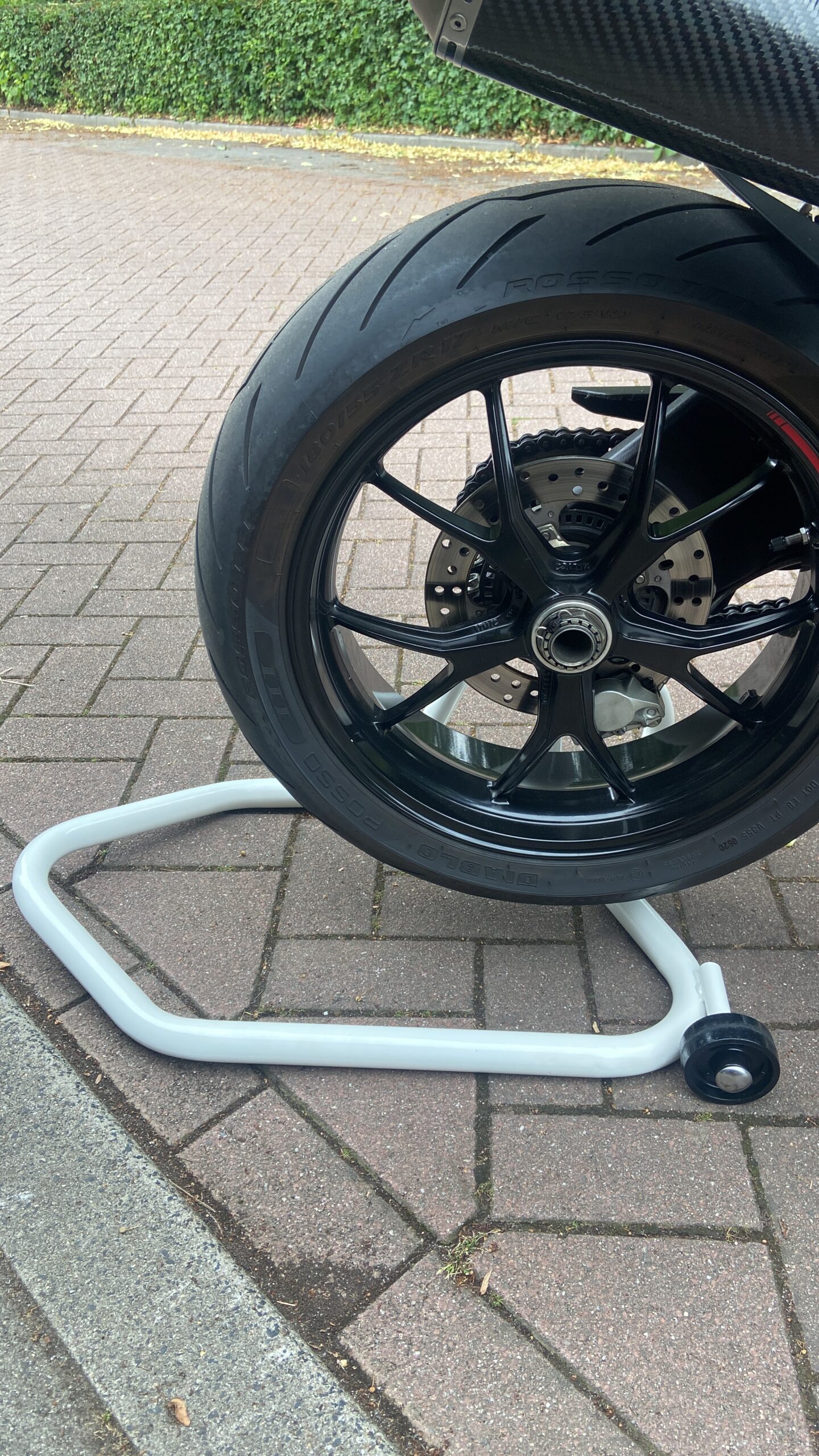Gepoedercoat frame in de werkplaats